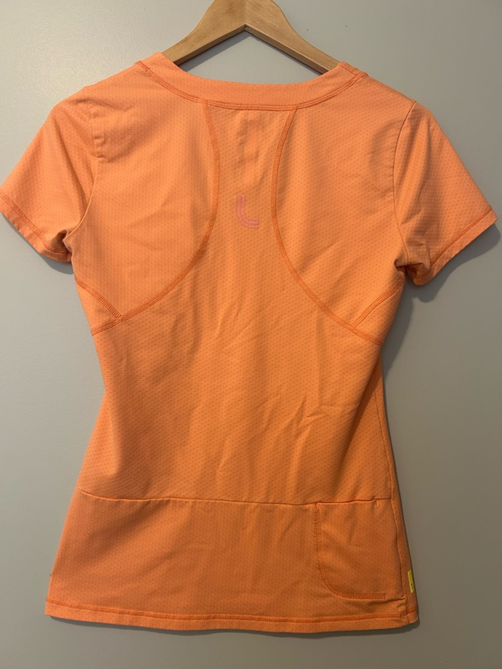 Lole Peach Short Sleeve Scoop Neck Athletic Tee - Picture 2 of 4